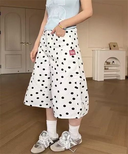 Dream garden(ドリームガーデン)の「ドット柄7分丈デニムハーフワイドパンツ(デニムパンツ・レディース・ブラック/ホワイト・S/XL/L/M)」の17枚目の写真