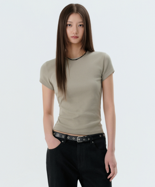 MUSINSA STANDARD WOMAN（ムシンサスタンダードウーマン）の「ウィメンズスリムクルーネックTシャツ[カーキベージュ]（Tシャツ/カットソー・レディース・その他・SMALL/MEDIUM/LARGE/X-SMALL）」の3枚目の写真