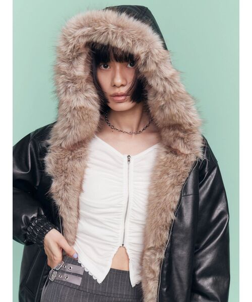 EMODA(エモダ)の「フェイクファーフードブルゾン(ブルゾン・レディース・ブラック/ベージュ/ブラウン/グレー・SMALL/MEDIUM)」の8枚目の写真