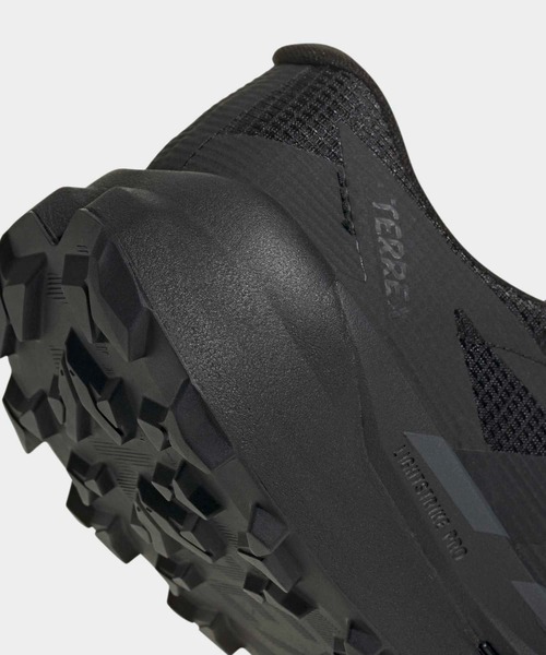adidas(アディダス)の「TERREX AGRAVIC TT / アディダス adidas(スニーカー・メンズ・ブラック・23.0cm/23.5cm/24.0cm/24.5cm/25.0cm/25.5cm/26.0cm/26.5cm/27.0cm/27.5cm/28.0cm/28.5cm/29.0cm)」の8枚目の写真