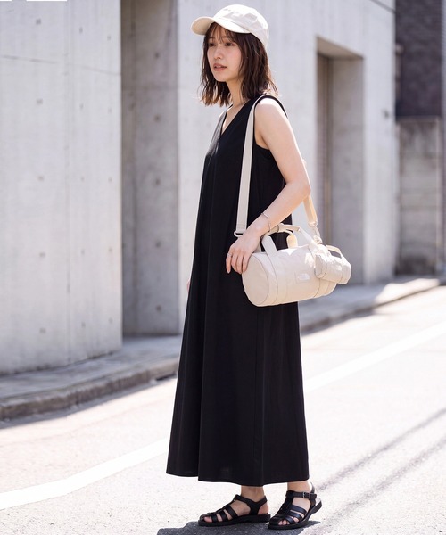THE NORTH FACE(ザノースフェイス)の「【THE NORTH FACE/ザノースフェイス】BREEZE ROLL CROSS BAG / ブリーズ ロール クロスボディ ショルダーバッグ(ショルダーバッグ・レディース・ブラック・FREE)」の2枚目の写真