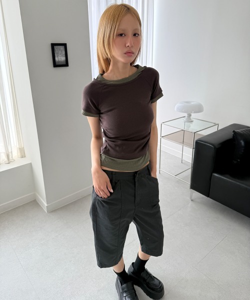 4INT.(フォイント)の「配色 サイド シャーリング レイヤード 半袖 Tシャツ(Tシャツ/カットソー・レディース・ネイビー/ブルー/ブラウン/ブラック・FREE)」の19枚目の写真