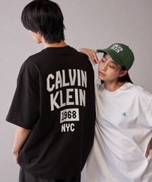 【ZOZO限定】 Calvin Klein Jeans ユニセックス グラフィックTシャツ
