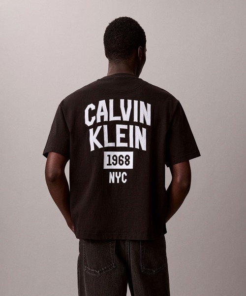 Calvin Klein（カルバン・クライン）の「【ZOZO限定】 Calvin Klein Jeans　ユニセックス グラフィックTシャツ（Tシャツ/カットソー・メンズ・ブラック/ホワイト・XL/S/L/M）」の14枚目の写真