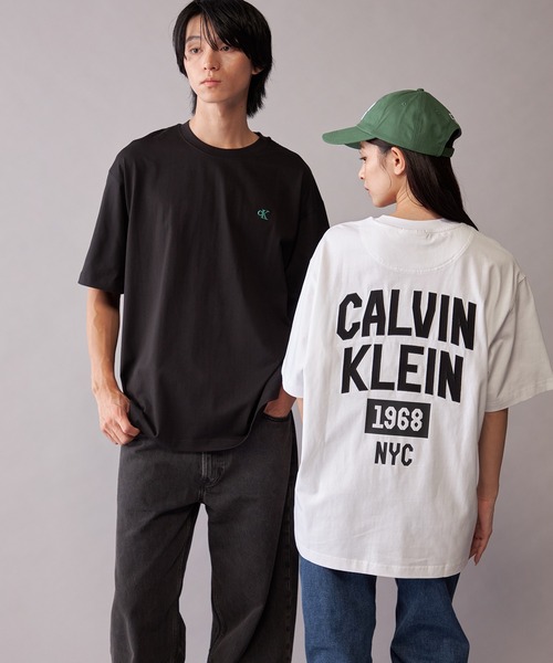 Calvin Klein（カルバン・クライン）の「【ZOZO限定】 Calvin Klein Jeans　ユニセックス グラフィックTシャツ（Tシャツ/カットソー・メンズ・ブラック/ホワイト・XL/S/L/M）」の6枚目の写真