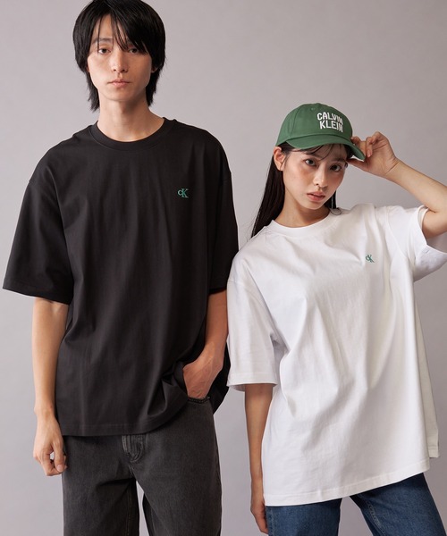 Calvin Klein（カルバン・クライン）の「【ZOZO限定】 Calvin Klein Jeans　ユニセックス グラフィックTシャツ（Tシャツ/カットソー・メンズ・ブラック/ホワイト・XL/S/L/M）」の5枚目の写真