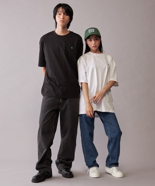 Calvin Klein（カルバン・クライン）の「【ZOZO限定】 Calvin Klein Jeans　ユニセックス グラフィックTシャツ（Tシャツ/カットソー・メンズ・ブラック/ホワイト・XL/S/L/M）」の3枚目の写真