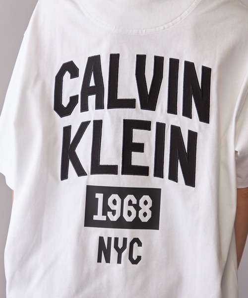 Calvin Klein（カルバン・クライン）の「【ZOZO限定】 Calvin Klein Jeans　ユニセックス グラフィックTシャツ（Tシャツ/カットソー・メンズ・ブラック/ホワイト・XL/S/L/M）」の10枚目の写真