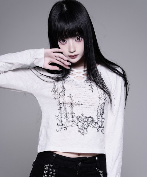 REFLEM（レフレム）の「『REFLEM/レフレム』クロスストラップVネックL/S Tee/ロングスリーブカットソー（Tシャツ/カットソー・レディース・ホワイト/ブラック・M/L）」の2枚目の写真