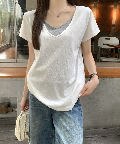 Girly Doll（ガーリードール）の「フェイクツーピースラウンドVネックTシャツ（Tシャツ/カットソー・レディース・ホワイト/グレー・FREE）」の2枚目の写真