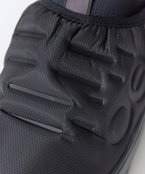 OOFOS(ウーフォス)の「OOFOS/ウーフォス Men's OOmy Thermo Zen ウーマイ サーモ ゼン リカバリーシューズ 軽量 スリッポン スニーカー メンズ 2026年 秋 秋服 冬 冬服(スリッポン・メンズ・ブラック・26cm/27cm/28cm)」の5枚目の写真