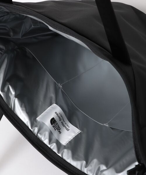THE NORTH FACE（ザノースフェイス）の「【THE NORTH FACE/ザ ノースフェイス】Shuttle Tote（トートバッグ・メンズ・ブラック・FREE）」の4枚目の写真