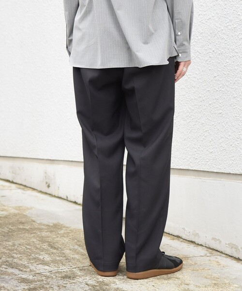 SHIPS any(シップス エニィ)の「〈撥水/手洗い可能〉CALNAVA(R) 2タック セミワイド テーパード イージーパンツ◆(スラックス・メンズ・ブラウン/チャコールグレー/ネイビー・MEDIUM/LARGE/SMALL/X-LARGE)」の7枚目の写真