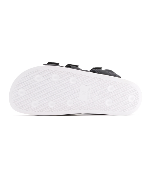 adidas（アディダス）の「オリジナルス アディレッタ [ADILETTE SANDAL W]（サンダル・レディース・ブラック/ブルー/レッド・28.5cm/24.5cm/25.5cm/26.5cm/23.5cm/27.5cm/22.5cm）」の5枚目の写真