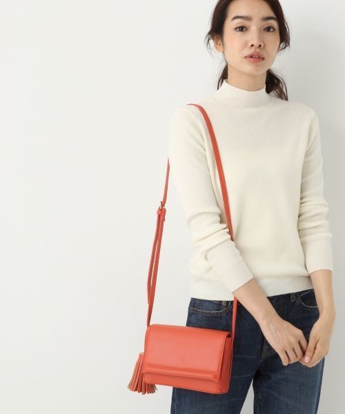A part by（アパートバイ）の「スクエアタッセルポシェット 734034 （ショルダーバッグ・レディース・ベージュ/オレンジ/ブラック・FREE）」の3枚目の写真