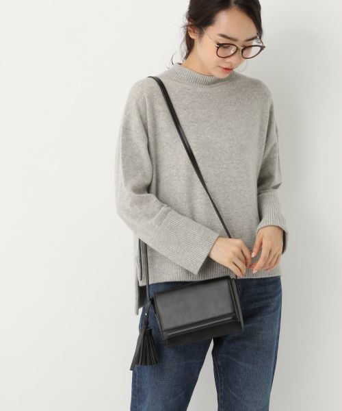 A part by（アパートバイ）の「スクエアタッセルポシェット 734034 （ショルダーバッグ・レディース・ベージュ/オレンジ/ブラック・FREE）」の2枚目の写真