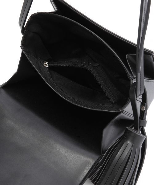 A part by（アパートバイ）の「スクエアタッセルポシェット 734034 （ショルダーバッグ・レディース・ベージュ/オレンジ/ブラック・FREE）」の10枚目の写真