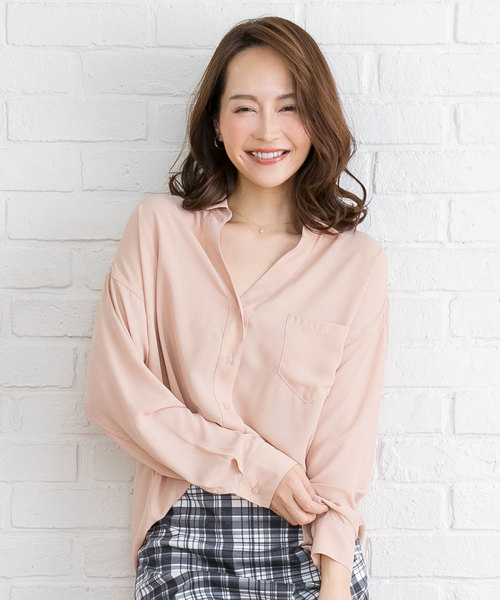 Newlyme(ニューリーミー)の「前後差ジョーゼットスキッパーシャツ(シャツ/ブラウス)」|ピンクベージュ