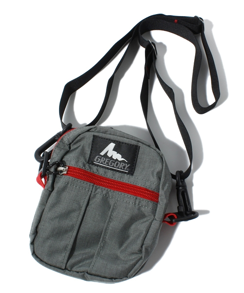 GREGORY(グレゴリー)の「GREGORY/グレゴリー QUICK POCKET S/クイックポケット S(ショルダーバッグ・レディース・ピンク/サックスブルー/ネイビー/パープル/ブラック/スカイブルー/チャコールグレー/ブルー/インディゴブルー/ブルー系その他/バイオレット/グリーン系その他/ダークブルー/グレー系その他/その他6/レッド系その他/イエロー系その他/ベビーピンク/パープル系その他/ダークインディゴブルー/カモフラージュ/その他/その他5/その他3/その他4/グリーン系カモフラージュ/ブラウン系カモフラージュ/スモークグレー/その他2/その他1/ガンメタ/ブラック×ゴールド/その他7/プラム/ブラック×ピンク/エメラルド/ダークネイビー/その他8/その他10/その他9/その他11・FREE)」の6枚目の写真