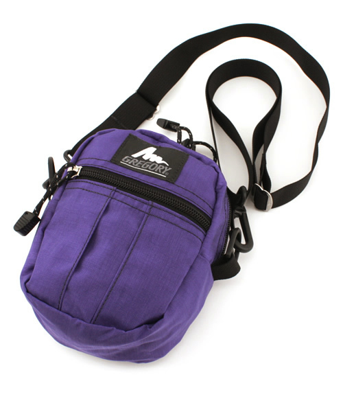 GREGORY(グレゴリー)の「GREGORY/グレゴリー QUICK POCKET S/クイックポケット S(ショルダーバッグ・レディース・ピンク/サックスブルー/ネイビー/パープル/ブラック/スカイブルー/チャコールグレー/ブルー/インディゴブルー/ブルー系その他/バイオレット/グリーン系その他/ダークブルー/グレー系その他/その他6/レッド系その他/イエロー系その他/ベビーピンク/パープル系その他/ダークインディゴブルー/カモフラージュ/その他/その他5/その他3/その他4/グリーン系カモフラージュ/ブラウン系カモフラージュ/スモークグレー/その他2/その他1/ガンメタ/ブラック×ゴールド/その他7/プラム/ブラック×ピンク/エメラルド/ダークネイビー/その他8/その他10/その他9/その他11・FREE)」の20枚目の写真