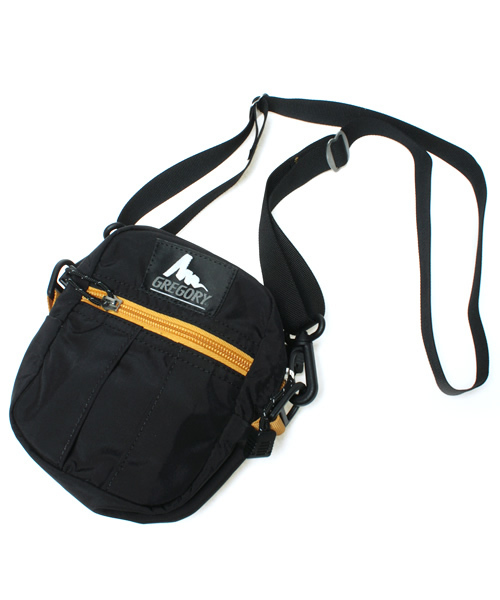 GREGORY(グレゴリー)の「GREGORY/グレゴリー QUICK POCKET S/クイックポケット S(ショルダーバッグ・レディース・ピンク/サックスブルー/ネイビー/パープル/ブラック/スカイブルー/チャコールグレー/ブルー/インディゴブルー/ブルー系その他/バイオレット/グリーン系その他/ダークブルー/グレー系その他/その他6/レッド系その他/イエロー系その他/ベビーピンク/パープル系その他/ダークインディゴブルー/カモフラージュ/その他/その他5/その他3/その他4/グリーン系カモフラージュ/ブラウン系カモフラージュ/スモークグレー/その他2/その他1/ガンメタ/ブラック×ゴールド/その他7/プラム/ブラック×ピンク/エメラルド/ダークネイビー/その他8/その他10/その他9/その他11・FREE)」の3枚目の写真