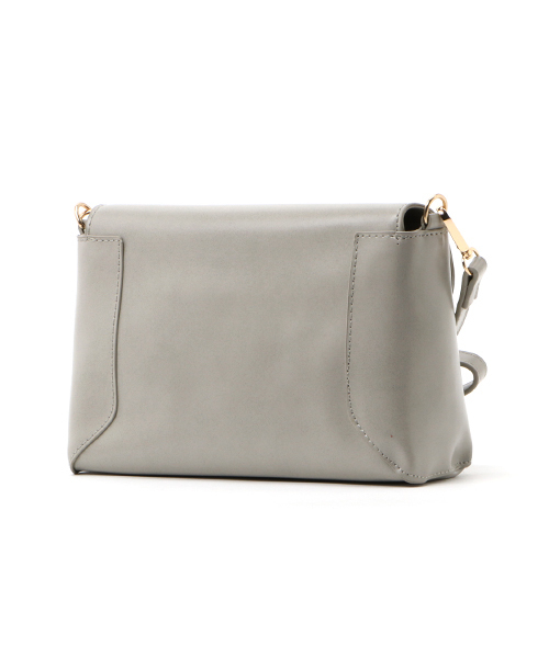 PLAIN CLOTHING（プレーンクロージング）の「Fレザーミニショルダーバッグ【PLAIN CLOTHING】（ショルダーバッグ・レディース・ブラック/ライトグレー/ベージュ・FREE）」の4枚目の写真