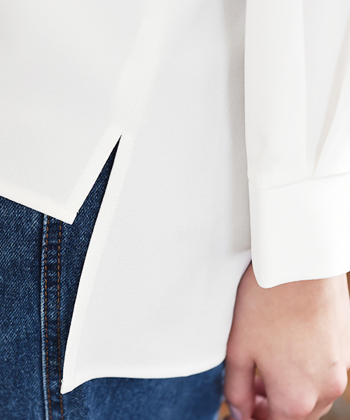 Luz Llena（ラズレナ）の「[贅沢ジョーゼット]ドロップショルダー・スキッパーシャツ（シャツ/ブラウス・レディース・オレンジ/オフホワイト/グレイッシュベージュ/ネイビー/ピンク・MEDIUM）」の17枚目の写真