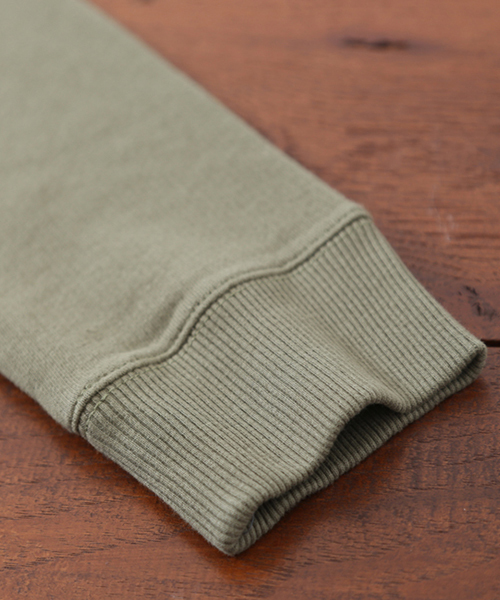 CUBE SUGAR（キューブシュガー）の「やわらか裏毛クルー（スウェット・レディース・ホワイト/カーキ/ブルー/チャコール・M）」の10枚目の写真