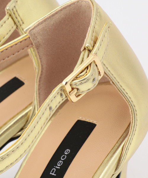 La Piece（ラピエス）の「La piece Tストラップパンプス（パンプス・レディース・ブラック/ゴールド・23/24/23.5）」の5枚目の写真