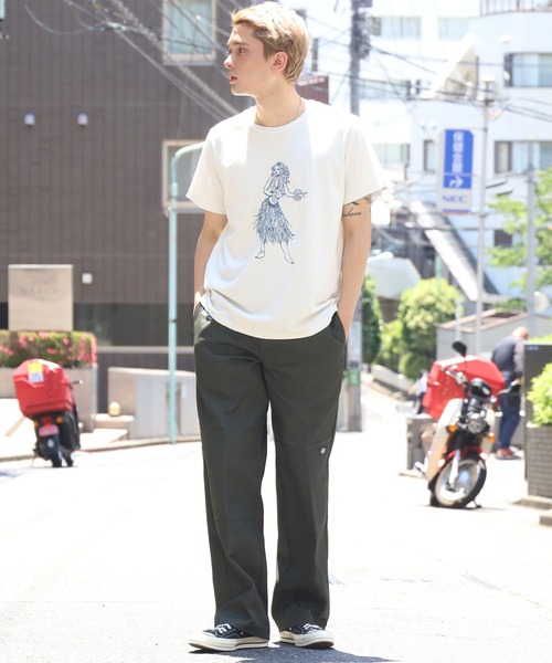 REMI RELIEF(レミレリーフ)の「REMI RELIEF/レミレリーフ スペシャル加工 プリント Tシャツ フラダンス 刺繍 半袖Tシャツ(Tシャツ/カットソー・メンズ・ホワイト・M/L/XL)」の2枚目の写真