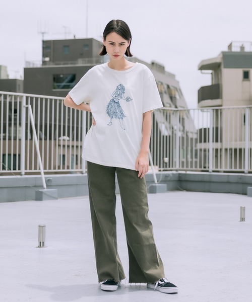 REMI RELIEF(レミレリーフ)の「REMI RELIEF/レミレリーフ スペシャル加工 プリント Tシャツ フラダンス 刺繍 半袖Tシャツ(Tシャツ/カットソー・メンズ・ホワイト・M/L/XL)」の3枚目の写真