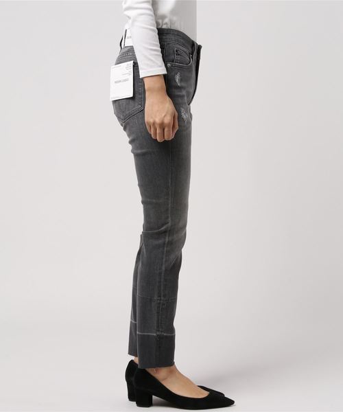 Calvin Klein Jeans（カルヴァンクラインジーンズ）の「ミッドライズ スキニー ブラック ジーンズ CKJ011（デニムパンツ・レディース・ブルー・25/26/27/28/29）」の2枚目の写真