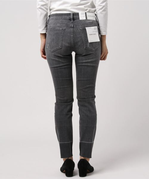 Calvin Klein Jeans（カルヴァンクラインジーンズ）の「ミッドライズ スキニー ブラック ジーンズ CKJ011（デニムパンツ・レディース・ブルー・25/26/27/28/29）」の3枚目の写真