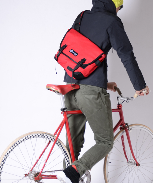 Anoutcommune(アナウトコミューン)の「BAICYCLON by Bagjack : Messenger bag-XS(メッセンジャーバッグ・メンズ・ブラック/グレー/ライム/ネイビー/レッド・FREE)」の12枚目の写真