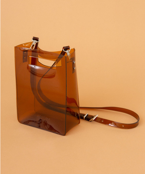 UNITED TOKYO（ユナイテッドトウキョウ）の「PVCサコッシュ（ショルダーバッグ・レディース・ホワイト/ブラック/ブラウン/イエロー/オレンジ/ブルー・FREE）」の3枚目の写真