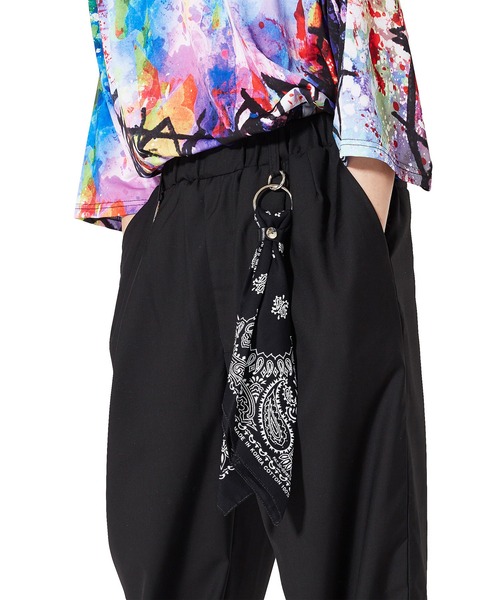 an meets zakka（アンミツザッカ）の「an meets zakka バンダナキーリングアクセサリー（キーホルダー・レディース・ブラック/レッド/イエロー/ホワイト/ベージュ/ブルー・ONE SIZE）」の9枚目の写真