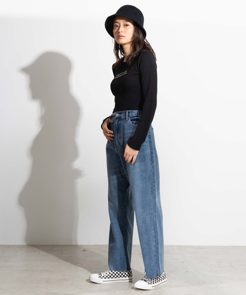 WEGO（ウィゴー）の「WEGO/デイリーストレートデニムパンツ（デニムパンツ・レディース・インディゴブルー/ダークインディゴブルー・SMALL/LARGE/MEDIUM）」の4枚目の写真