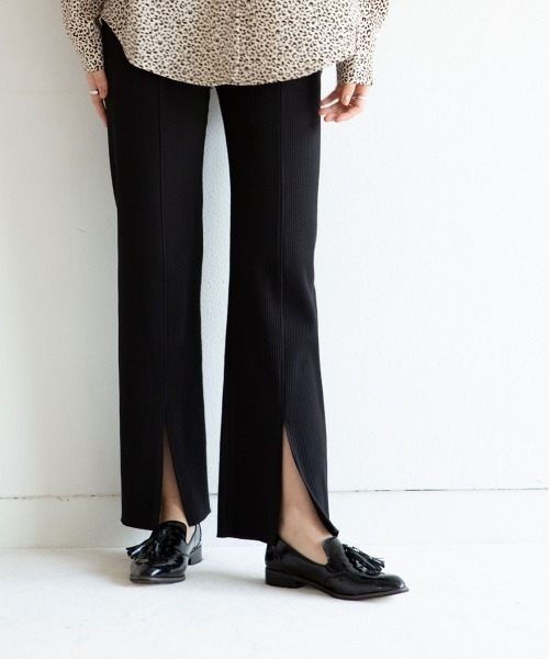 marjour（マージュール）の「FRONT SLIT PANTS（その他パンツ・レディース・ブラック/ブラウン・MEDIUM/LARGE）」の2枚目の写真