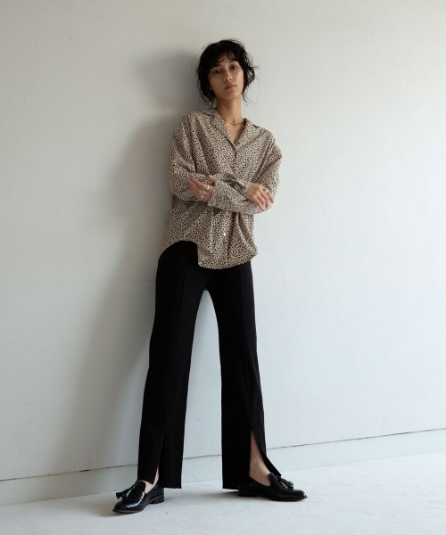 marjour（マージュール）の「FRONT SLIT PANTS（その他パンツ・レディース・ブラック/ブラウン・MEDIUM/LARGE）」の17枚目の写真