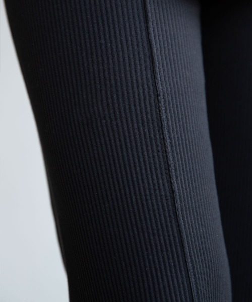 marjour（マージュール）の「FRONT SLIT PANTS（その他パンツ・レディース・ブラック/ブラウン・MEDIUM/LARGE）」の4枚目の写真