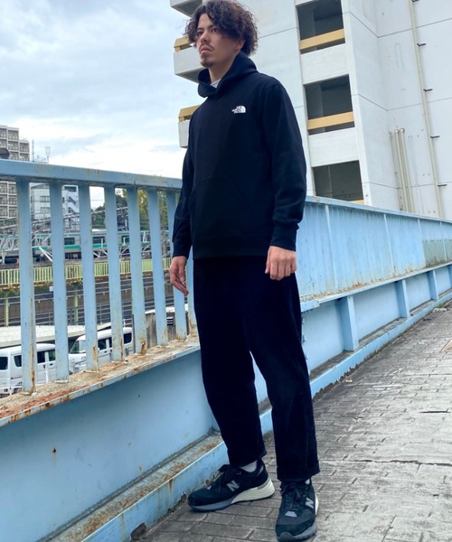 THE NORTH FACE(ザノースフェイス)の「THE NORTH FACE/ノースフェイス バックプリント プルオーバーパーカー NT12034(パーカー・メンズ・ブラック/グレー・S/XL/L/M)」の5枚目の写真