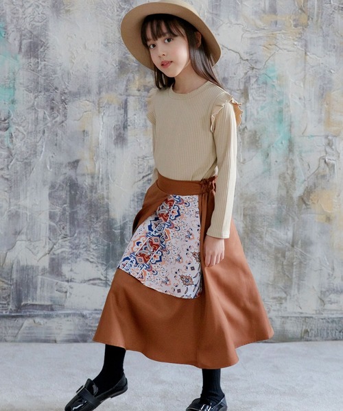 Bee des Bee（ビーデスビー）の「長袖リブトップス（ニット/セーター・キッズ・ライトブルー/ブラック/ベージュ/ピンク/マスタード/ダークベージュ/グレー/ネイビー/ホワイト/モスグリーン/ラベンダー/ダークブラウン・110cm/100cm/120cm/130cm/140cm/150cm）」の17枚目の写真