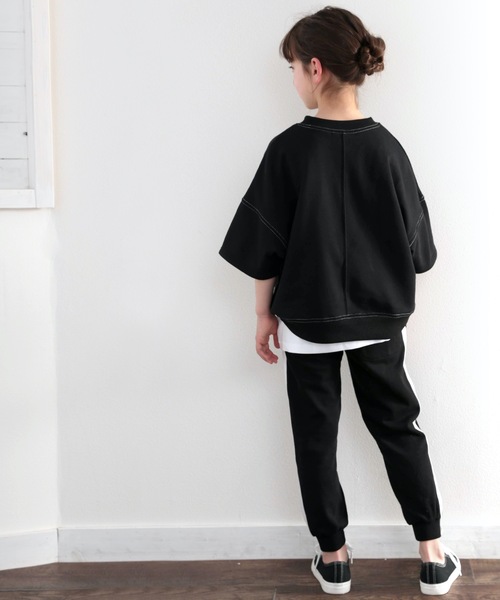 classicalelf(クラシカルエルフ)の「キッズ ステッチで1+。ゆったり5分袖スウェット(Tシャツ/カットソー・キッズ・ブラック/ブルー/アイボリー/モカ・130/140/150/160)」の6枚目の写真
