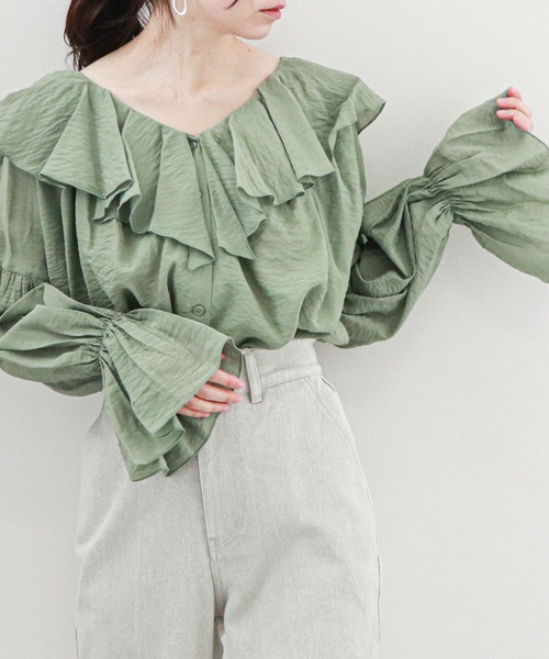 archives(アルシーヴ)の「ラッフルブラウス(シャツ/ブラウス・レディース・オフホワイト/グリーン/ブラック/シルバーグレー・MEDIUM)」の2枚目の写真