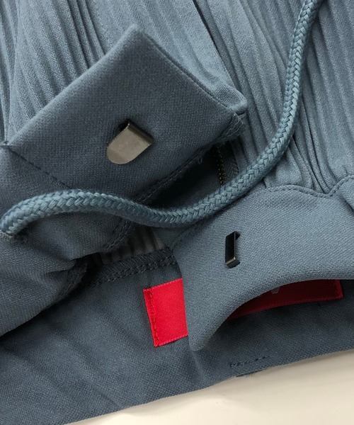 ADMIX/ATELIER SAB MEN（アドミックスアトリエサブメン）の「クレープ タック プリーツ ワイド バギー イージー パンツ セットアップ対応可（スラックス・メンズ・グレイッシュベージュ/グレー/グレイッシュブルー/ブラック・48/50）」の9枚目の写真