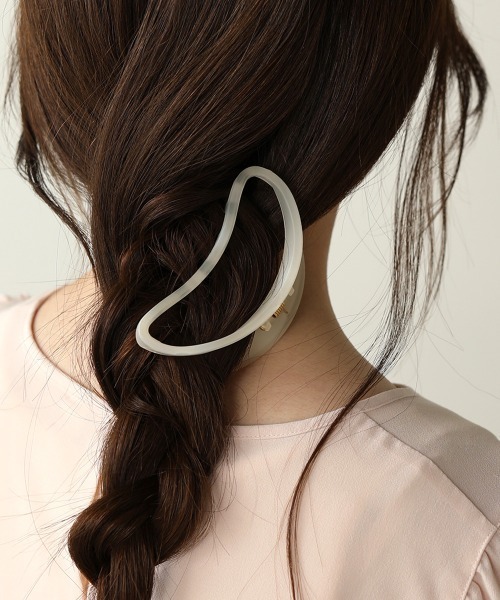 Bab(バブ)の「【WEB限定】ニュアンスカーブヘアクリップ(バレッタ/ヘアクリップ・レディース・グレー/オフホワイト/カーキ/ピンク/モカ・ONESIZE)」の20枚目の写真