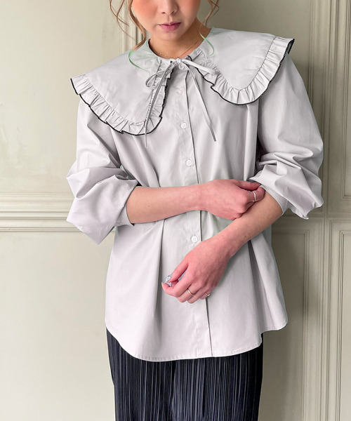JUNOAH（ジュノア）の「配色ラインビッグフリルカラーシャツ（シャツ/ブラウス・レディース・ホワイト/ライトグレー・FREE）」の6枚目の写真