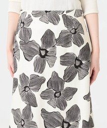 IENA（イエナ）の「モノトーンフラワー綿麻スカート◇（スカート  