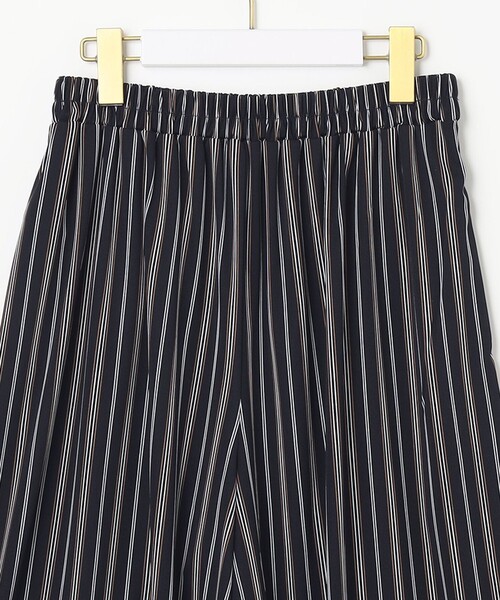 ANY SIS(エニィスィス)の「【UVケア】エアリードレープスムース ワイドパンツ(その他パンツ・レディース・ホワイト系1/ネイビー系/ネイビー系1/パイングリーン系・1/2/3)」の18枚目の写真