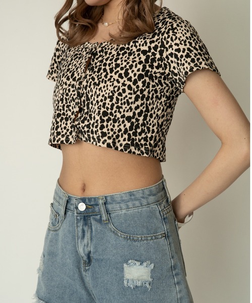 yuue' ( wear )(ユーイ)の「フロントボタンクロップドミニトップス(Tシャツ/カットソー・レディース・アイボリー・FREE)」の4枚目の写真